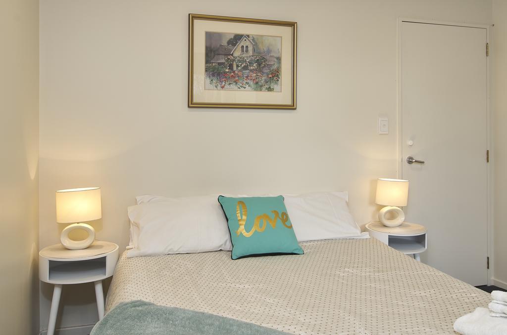 Riccarton Loft - Christchurch Holiday Homes Номер фото
